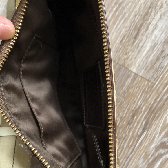 Sold - Picture 5 of 6